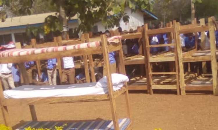 A Teacher Donates Beds to Ease The Pain of Some 30 Students in Goka